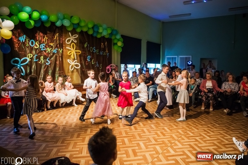 Zdjęcie w galerii na portalu naszraciborz.pl: Wiosenny Pląs w Młodzieżowym Domu Kultury wiadomości z regionu