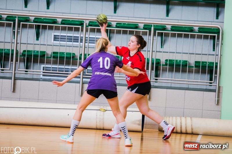 Zdjęcie w galerii na portalu naszraciborz.pl: UKS Start Pietrowice Wielkie zwycięzcą Międzynarodowego Turnieju Juniorek w piłce ręcznej wiadomości z regionu