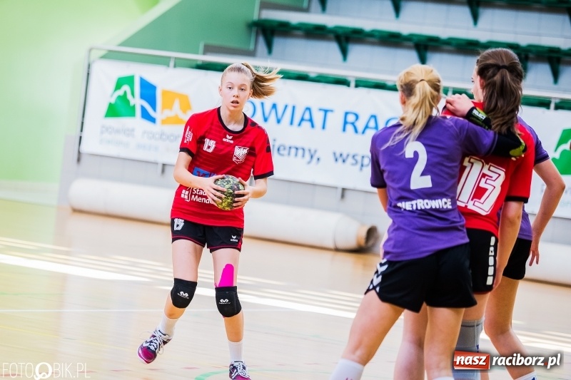 Zdjęcie w galerii na portalu naszraciborz.pl: UKS Start Pietrowice Wielkie zwycięzcą Międzynarodowego Turnieju Juniorek w piłce ręcznej wiadomości z regionu