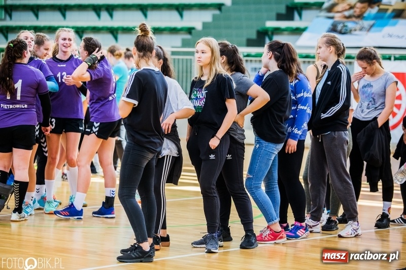 Zdjęcie w galerii na portalu naszraciborz.pl: UKS Start Pietrowice Wielkie zwycięzcą Międzynarodowego Turnieju Juniorek w piłce ręcznej wiadomości z regionu