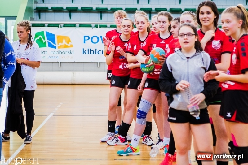 Zdjęcie w galerii na portalu naszraciborz.pl: UKS Start Pietrowice Wielkie zwycięzcą Międzynarodowego Turnieju Juniorek w piłce ręcznej wiadomości z regionu