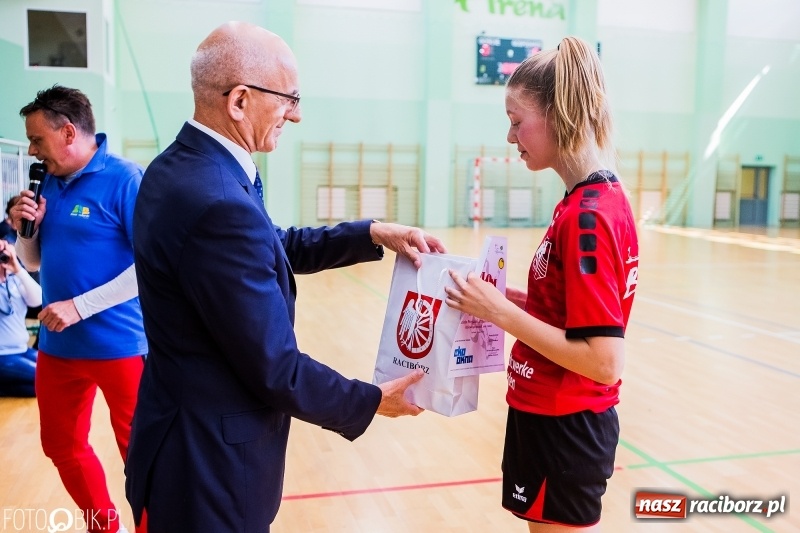 Zdjęcie w galerii na portalu naszraciborz.pl: UKS Start Pietrowice Wielkie zwycięzcą Międzynarodowego Turnieju Juniorek w piłce ręcznej wiadomości z regionu