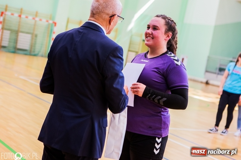 Zdjęcie w galerii na portalu naszraciborz.pl: UKS Start Pietrowice Wielkie zwycięzcą Międzynarodowego Turnieju Juniorek w piłce ręcznej wiadomości z regionu