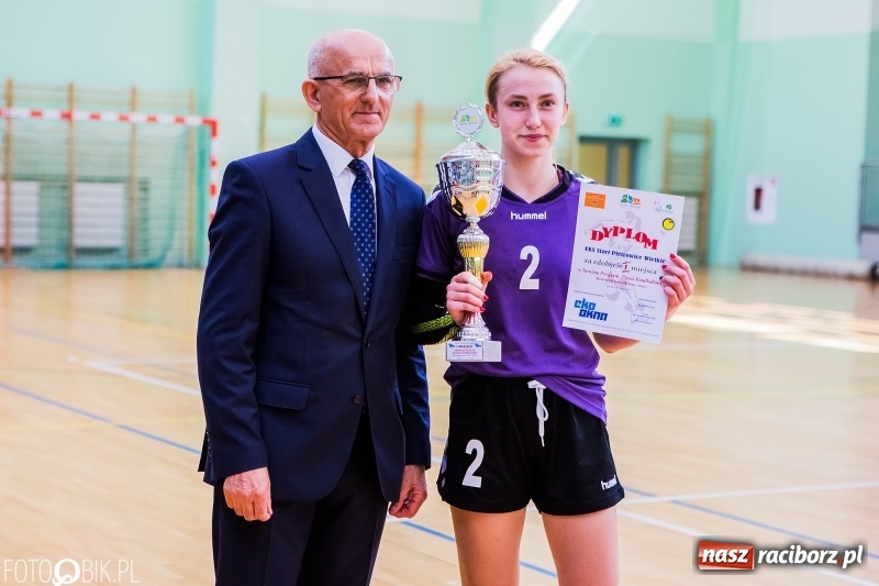 Zdjęcie w galerii na portalu naszraciborz.pl: UKS Start Pietrowice Wielkie zwycięzcą Międzynarodowego Turnieju Juniorek w piłce ręcznej wiadomości z regionu
