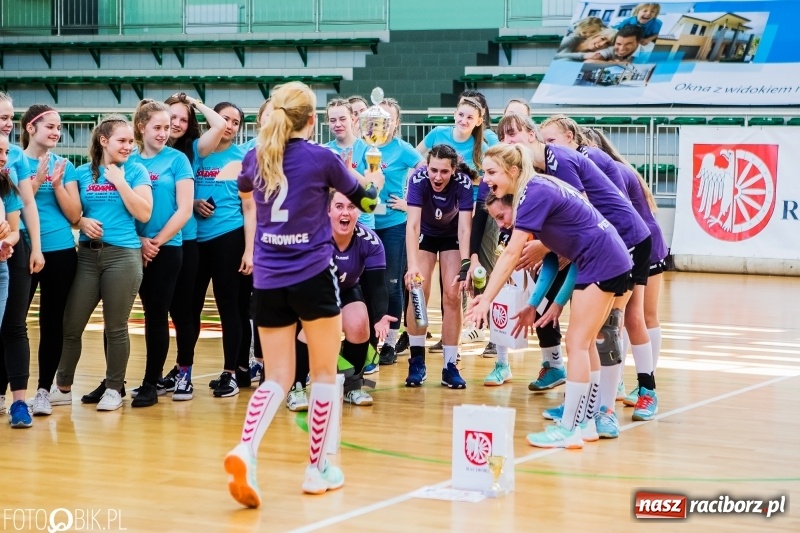 Zdjęcie w galerii na portalu naszraciborz.pl: UKS Start Pietrowice Wielkie zwycięzcą Międzynarodowego Turnieju Juniorek w piłce ręcznej wiadomości z regionu