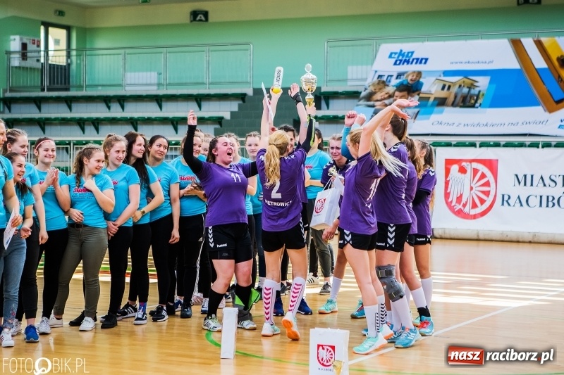 Zdjęcie w galerii na portalu naszraciborz.pl: UKS Start Pietrowice Wielkie zwycięzcą Międzynarodowego Turnieju Juniorek w piłce ręcznej wiadomości z regionu