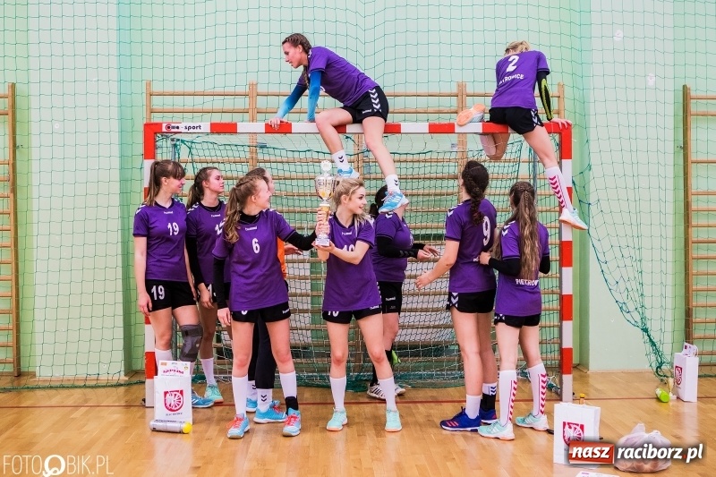 Zdjęcie w galerii na portalu naszraciborz.pl: UKS Start Pietrowice Wielkie zwycięzcą Międzynarodowego Turnieju Juniorek w piłce ręcznej wiadomości z regionu
