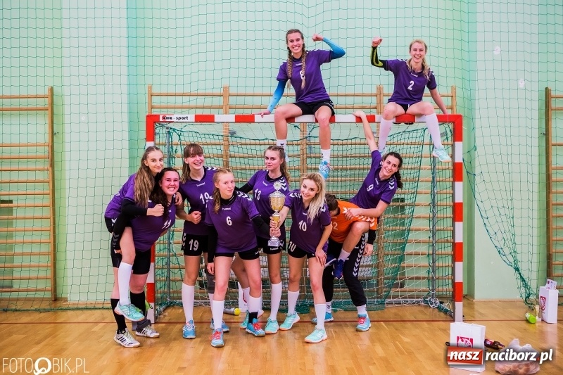 Zdjęcie w galerii na portalu naszraciborz.pl: UKS Start Pietrowice Wielkie zwycięzcą Międzynarodowego Turnieju Juniorek w piłce ręcznej wiadomości z regionu