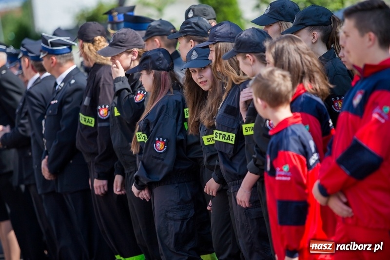 Zdjęcie w galerii na portalu naszraciborz.pl: Uroczystość 115-lecia OSP Markowice wraz z poświęceniem nowego wozu  wiadomości z regionu