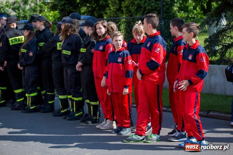 Zdjęcie w galerii na portalu naszraciborz.pl: Uroczystość 115-lecia OSP Markowice wraz z poświęceniem nowego wozu  wiadomości z regionu