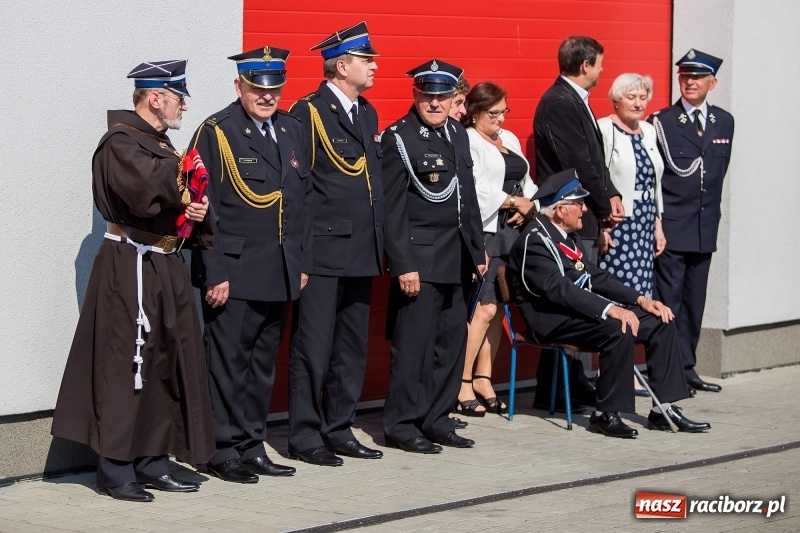 Zdjęcie w galerii na portalu naszraciborz.pl: Uroczystość 115-lecia OSP Markowice wraz z poświęceniem nowego wozu  wiadomości z regionu