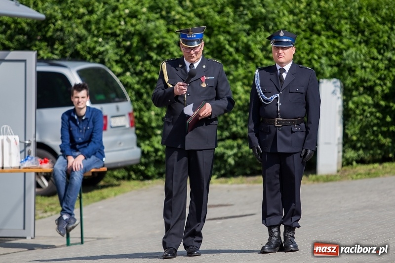 Zdjęcie w galerii na portalu naszraciborz.pl: Uroczystość 115-lecia OSP Markowice wraz z poświęceniem nowego wozu  wiadomości z regionu