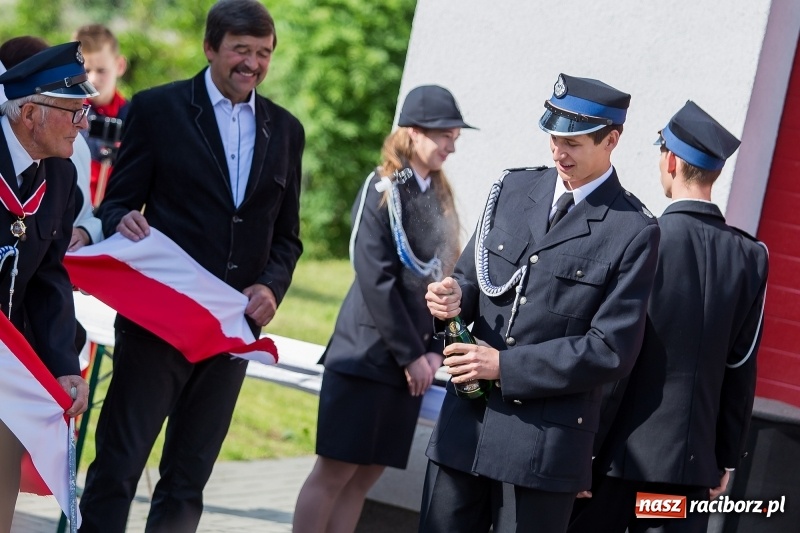 Zdjęcie w galerii na portalu naszraciborz.pl: Uroczystość 115-lecia OSP Markowice wraz z poświęceniem nowego wozu  wiadomości z regionu