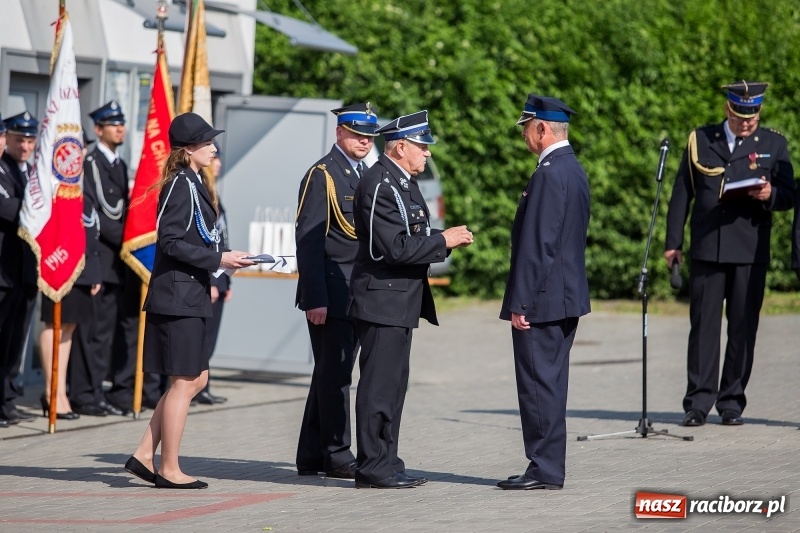 Zdjęcie w galerii na portalu naszraciborz.pl: Uroczystość 115-lecia OSP Markowice wraz z poświęceniem nowego wozu  wiadomości z regionu