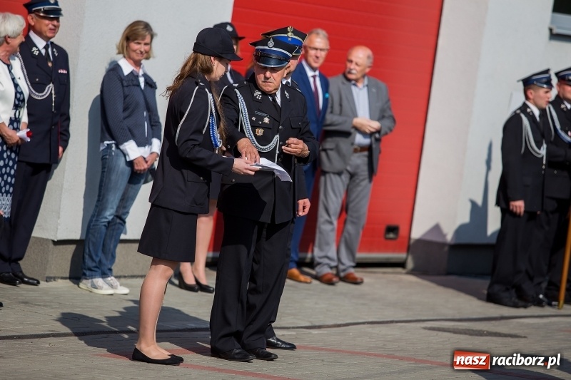 Zdjęcie w galerii na portalu naszraciborz.pl: Uroczystość 115-lecia OSP Markowice wraz z poświęceniem nowego wozu  wiadomości z regionu