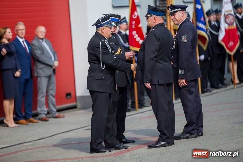 Zdjęcie w galerii na portalu naszraciborz.pl: Uroczystość 115-lecia OSP Markowice wraz z poświęceniem nowego wozu  wiadomości z regionu