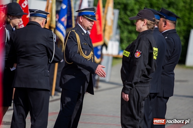 Zdjęcie w galerii na portalu naszraciborz.pl: Uroczystość 115-lecia OSP Markowice wraz z poświęceniem nowego wozu  wiadomości z regionu