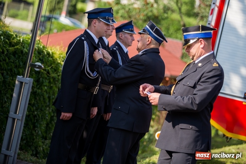 Zdjęcie w galerii na portalu naszraciborz.pl: Uroczystość 115-lecia OSP Markowice wraz z poświęceniem nowego wozu  wiadomości z regionu