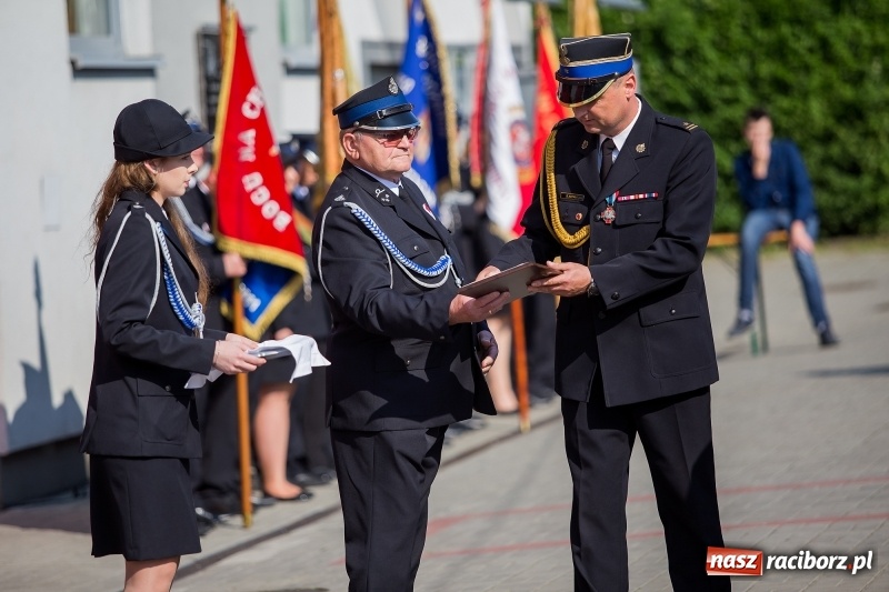 Zdjęcie w galerii na portalu naszraciborz.pl: Uroczystość 115-lecia OSP Markowice wraz z poświęceniem nowego wozu  wiadomości z regionu