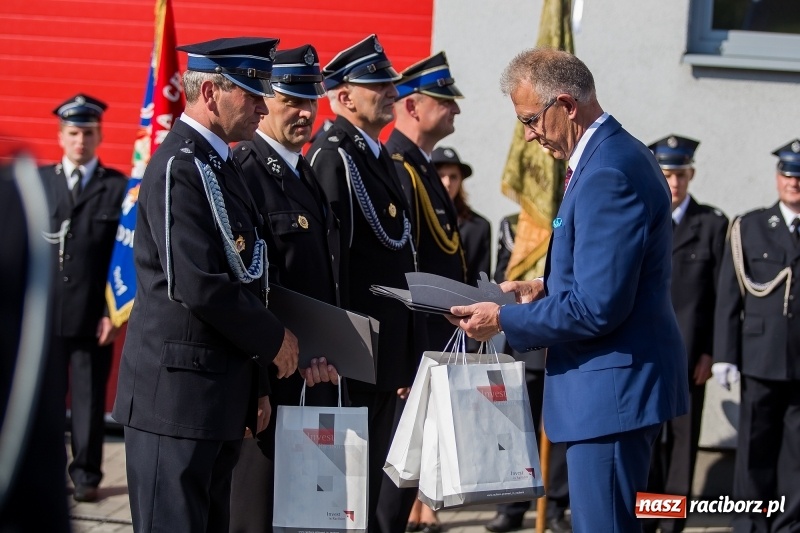 Zdjęcie w galerii na portalu naszraciborz.pl: Uroczystość 115-lecia OSP Markowice wraz z poświęceniem nowego wozu  wiadomości z regionu