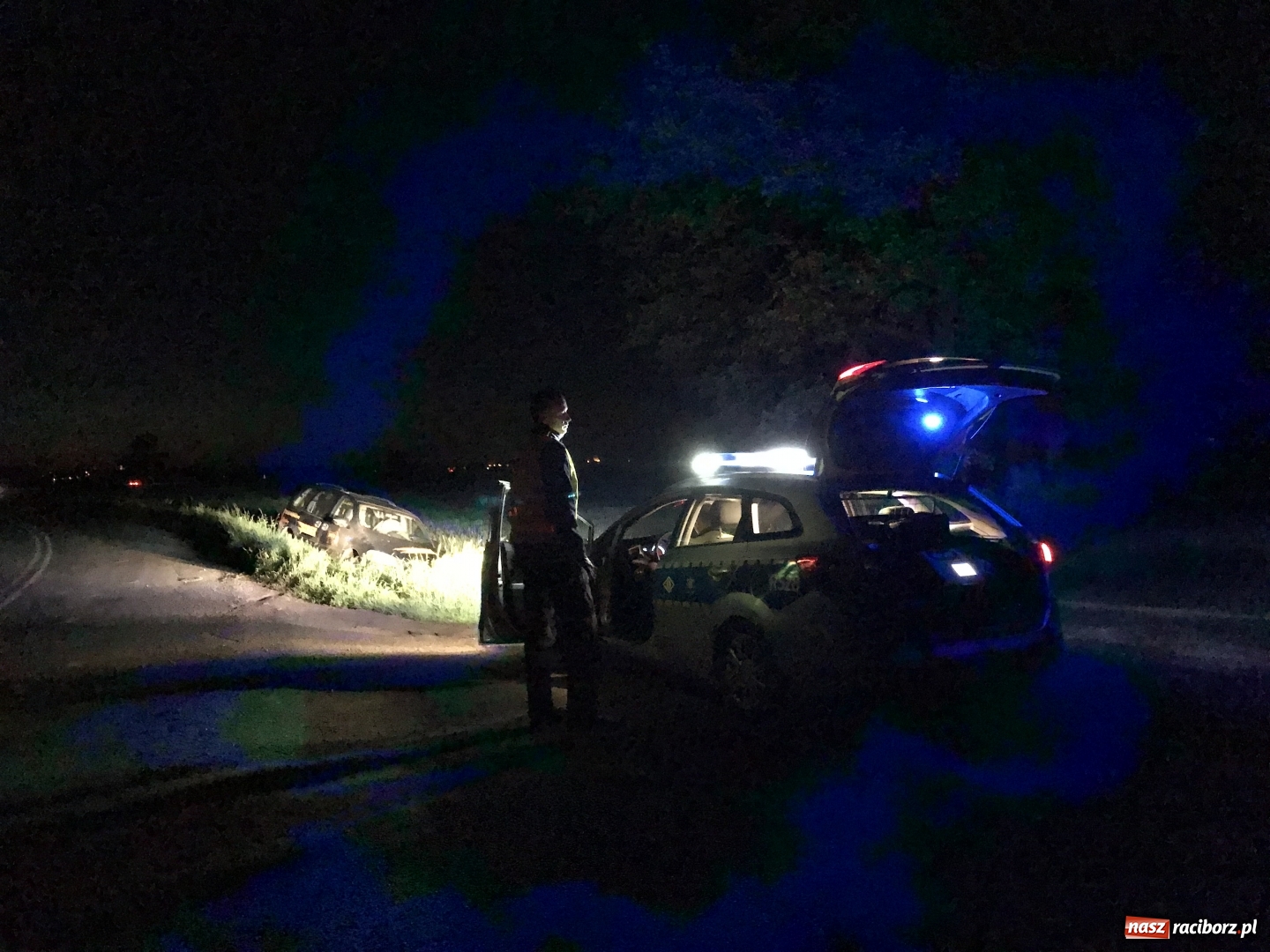 Zdjęcie w galerii na portalu naszraciborz.pl: Kierowca z Ukrainy wypadł z drogi w Łęgu  wiadomości z regionu