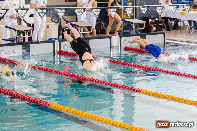 Zdjęcie w galerii na portalu naszraciborz.pl: Międzynarodowe Zawody Pływackie o Puchar Prezesa MKS SMS Victoria Racibórz  wiadomości z regionu