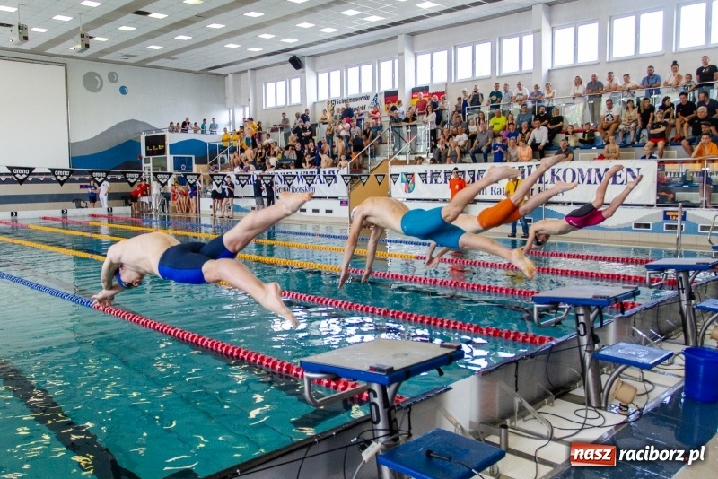 Zdjęcie w galerii na portalu naszraciborz.pl: Międzynarodowe Zawody Pływackie o Puchar Prezesa MKS SMS Victoria Racibórz  wiadomości z regionu