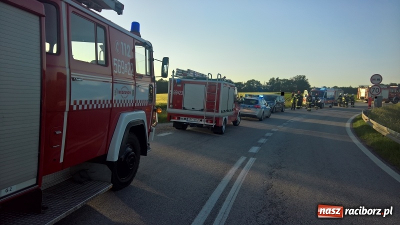 Zdjęcie w galerii na portalu naszraciborz.pl: O krok od tragedii na DK 45. Motocyklista odbił się od forda  wiadomości z regionu