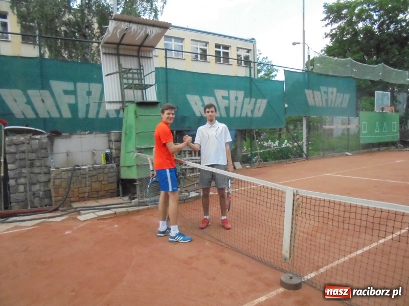 Zdjęcie w galerii na portalu naszraciborz.pl: Wojciech Rybiński zwycięzcą tenisowego turnieju Starosty wiadomości z regionu