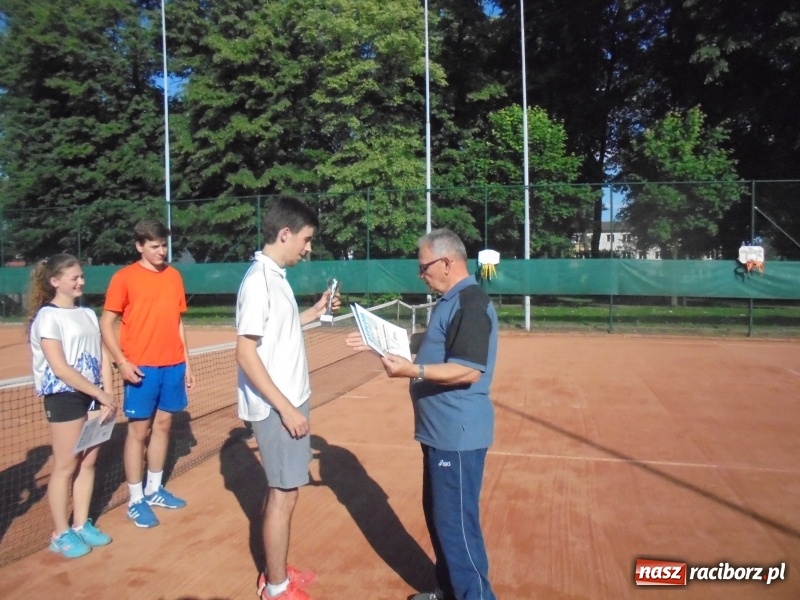 Zdjęcie w galerii na portalu naszraciborz.pl: Wojciech Rybiński zwycięzcą tenisowego turnieju Starosty wiadomości z regionu