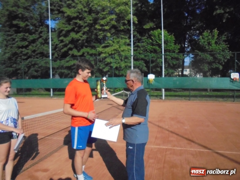 Zdjęcie w galerii na portalu naszraciborz.pl: Wojciech Rybiński zwycięzcą tenisowego turnieju Starosty wiadomości z regionu