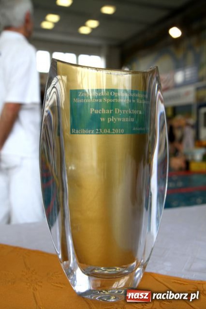 Zdjęcie w galerii na portalu naszraciborz.pl: Pływanie: Agnieszka z pucharem  wiadomości z regionu