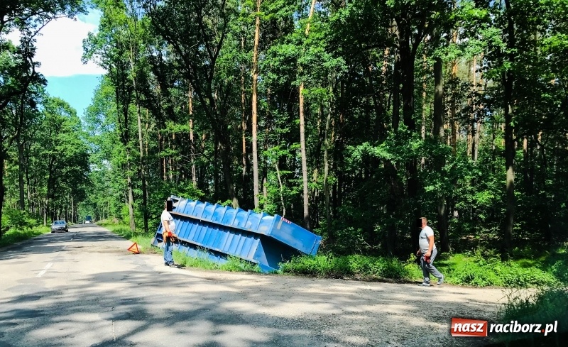Zdjęcie w galerii na portalu naszraciborz.pl: Drogowy rozgardiasz na drogach powiatu. Służby apelują o rozsądek i ostrożność  wiadomości z regionu