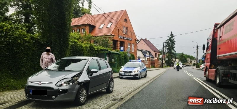 Zdjęcie w galerii na portalu naszraciborz.pl: Drogowy rozgardiasz na drogach powiatu. Służby apelują o rozsądek i ostrożność  wiadomości z regionu