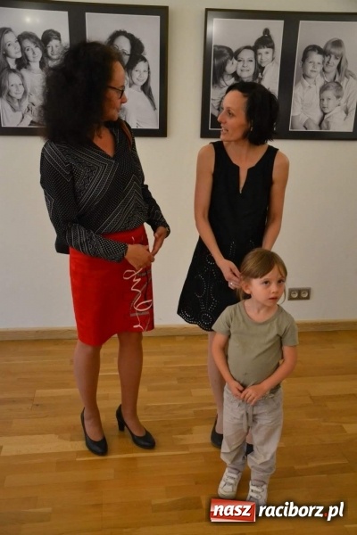 Zdjęcie w galerii na portalu naszraciborz.pl: Podwójny wernisaż i koncert Raciborskiego Ogniska Muzycznego na Zamku Piastowskim  wiadomości z regionu