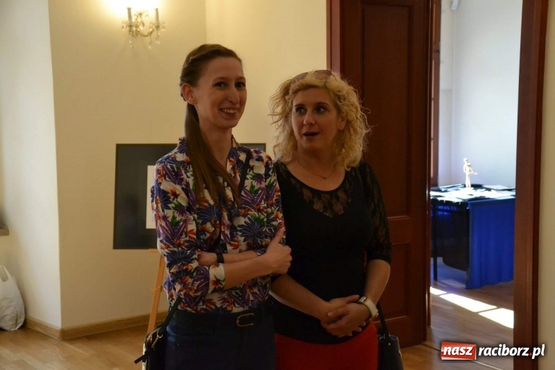 Zdjęcie w galerii na portalu naszraciborz.pl: Podwójny wernisaż i koncert Raciborskiego Ogniska Muzycznego na Zamku Piastowskim  wiadomości z regionu