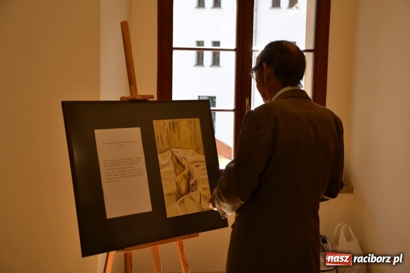 Zdjęcie w galerii na portalu naszraciborz.pl: Podwójny wernisaż i koncert Raciborskiego Ogniska Muzycznego na Zamku Piastowskim  wiadomości z regionu