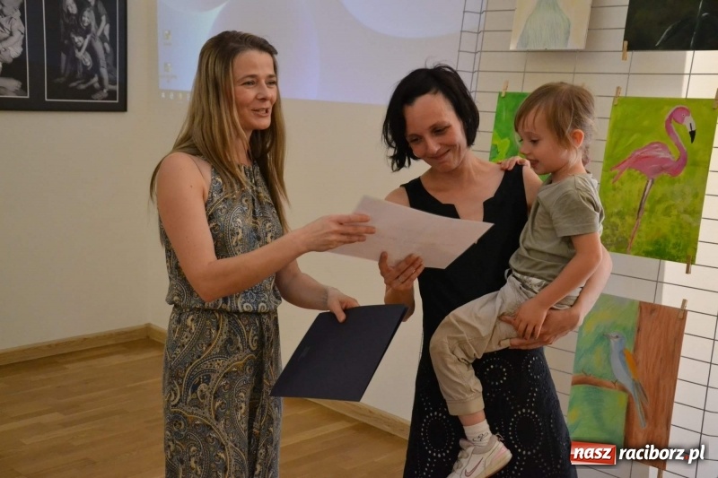 Zdjęcie w galerii na portalu naszraciborz.pl: Podwójny wernisaż i koncert Raciborskiego Ogniska Muzycznego na Zamku Piastowskim  wiadomości z regionu