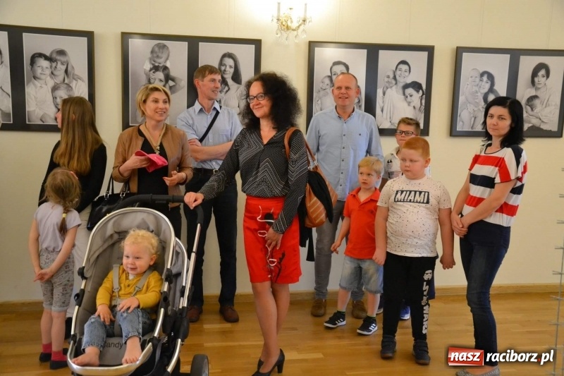 Zdjęcie w galerii na portalu naszraciborz.pl: Podwójny wernisaż i koncert Raciborskiego Ogniska Muzycznego na Zamku Piastowskim  wiadomości z regionu