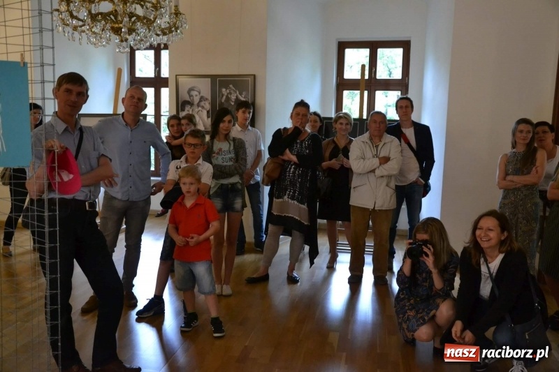 Zdjęcie w galerii na portalu naszraciborz.pl: Podwójny wernisaż i koncert Raciborskiego Ogniska Muzycznego na Zamku Piastowskim  wiadomości z regionu