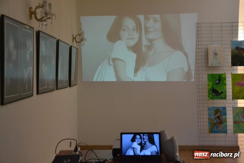 Zdjęcie w galerii na portalu naszraciborz.pl: Podwójny wernisaż i koncert Raciborskiego Ogniska Muzycznego na Zamku Piastowskim  wiadomości z regionu