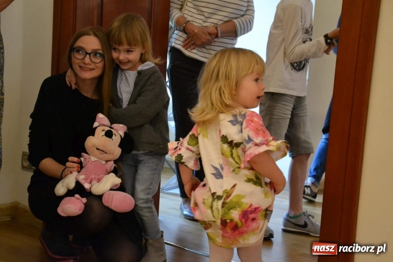 Zdjęcie w galerii na portalu naszraciborz.pl: Podwójny wernisaż i koncert Raciborskiego Ogniska Muzycznego na Zamku Piastowskim  wiadomości z regionu