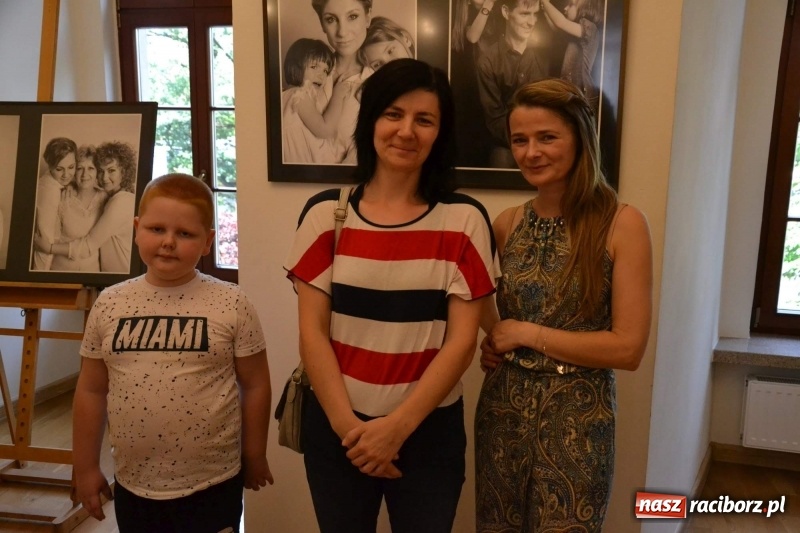 Zdjęcie w galerii na portalu naszraciborz.pl: Podwójny wernisaż i koncert Raciborskiego Ogniska Muzycznego na Zamku Piastowskim  wiadomości z regionu