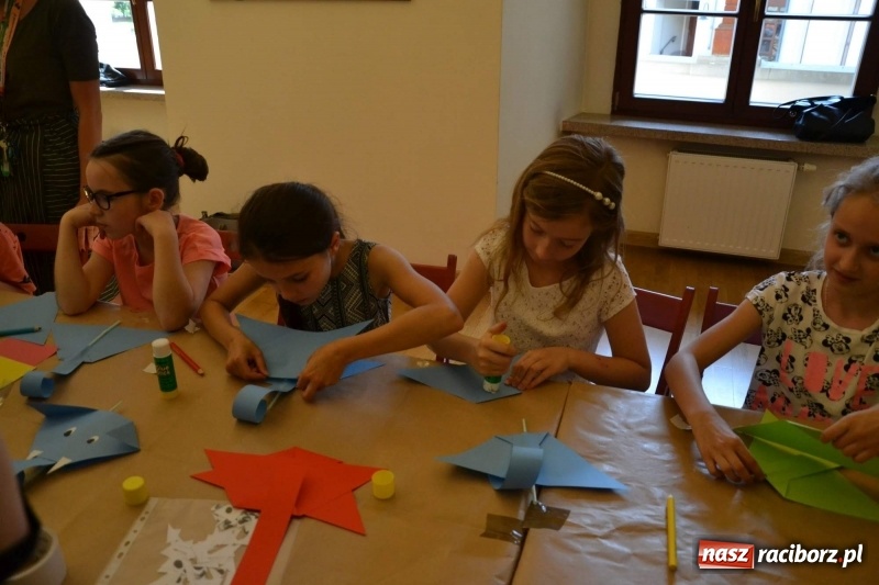 Zdjęcie w galerii na portalu naszraciborz.pl: Podwójny wernisaż i koncert Raciborskiego Ogniska Muzycznego na Zamku Piastowskim  wiadomości z regionu