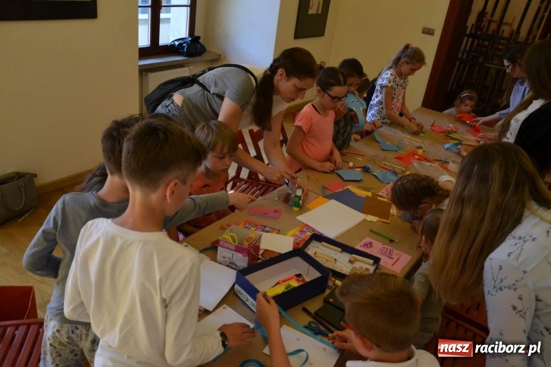 Zdjęcie w galerii na portalu naszraciborz.pl: Podwójny wernisaż i koncert Raciborskiego Ogniska Muzycznego na Zamku Piastowskim  wiadomości z regionu