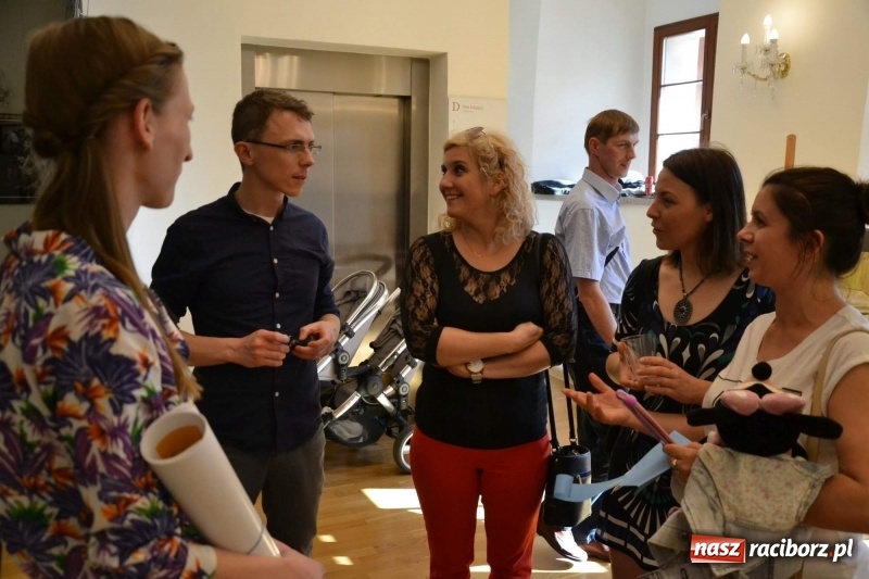 Zdjęcie w galerii na portalu naszraciborz.pl: Podwójny wernisaż i koncert Raciborskiego Ogniska Muzycznego na Zamku Piastowskim  wiadomości z regionu