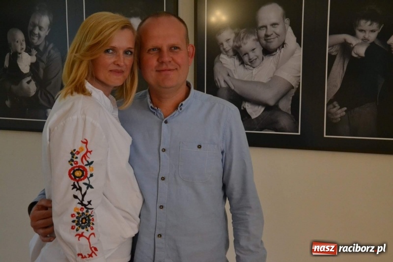 Zdjęcie w galerii na portalu naszraciborz.pl: Podwójny wernisaż i koncert Raciborskiego Ogniska Muzycznego na Zamku Piastowskim  wiadomości z regionu