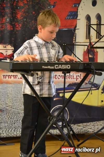 Zdjęcie w galerii na portalu naszraciborz.pl: Podwójny wernisaż i koncert Raciborskiego Ogniska Muzycznego na Zamku Piastowskim  wiadomości z regionu