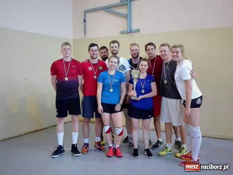 Zdjęcie w galerii na portalu naszraciborz.pl: Siatkarskie zmagania studentów PWSZ o Puchar Rektora wiadomości z regionu