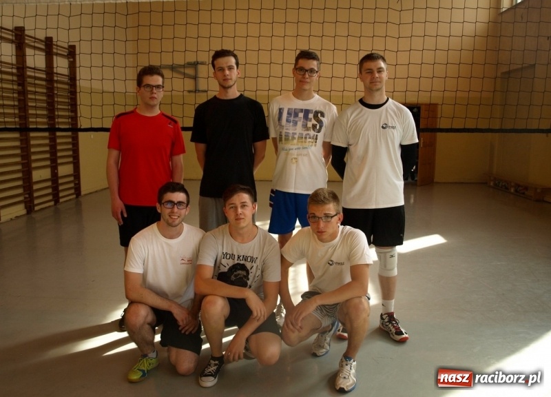 Zdjęcie w galerii na portalu naszraciborz.pl: Siatkarskie zmagania studentów PWSZ o Puchar Rektora wiadomości z regionu